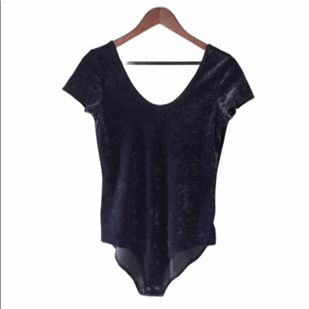 NWT American Eagle Velvet Bodysuit - Picture 2 of 3